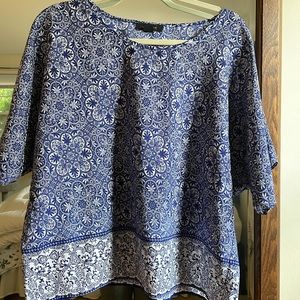 Patterned blue and white blouse